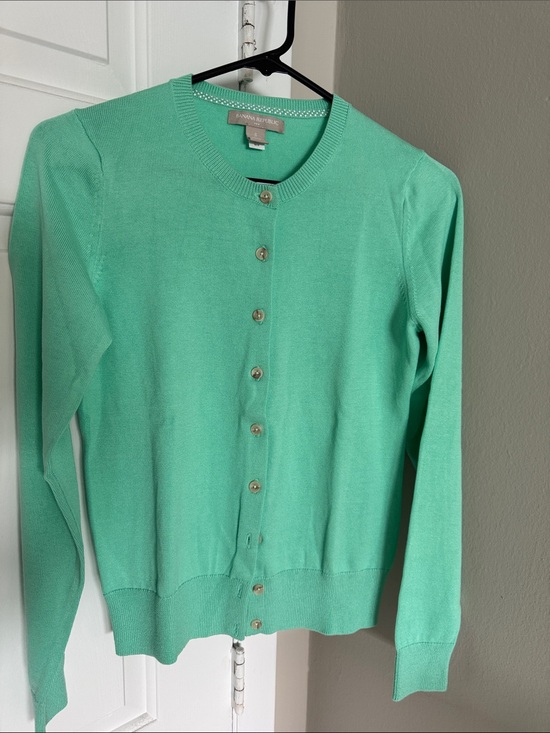 Sweaters - Cardigan Banana Republic- never used